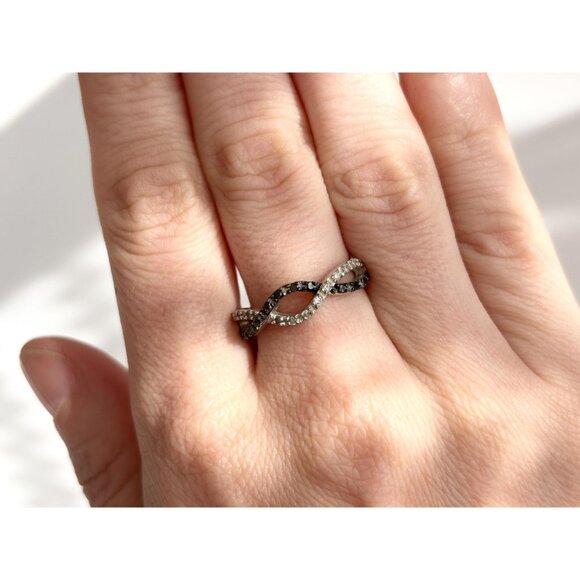 Infinity Symbol CZ & Black Spinel Unusual 925 Sterling Silver Vintage Ring sz 8 - Picture 9 of 10